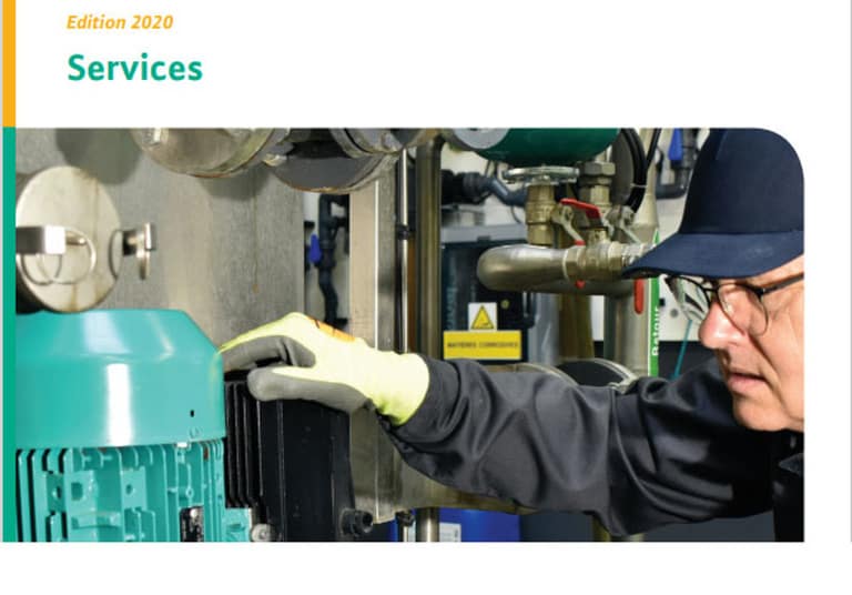 Technicien Services au travail