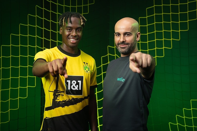 Jamie Bynoe-Gittens (BVB) und Marouan Aboudaoud (WILO SE)