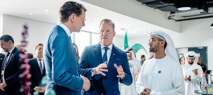 Der Ministerpräsident des Landes Nordrhein-Westfalen, HendrikWüst, Wilo-CEO Oliver Hermes und Husain Al Meer, Director Global Offshore Wind& UK bei Masdar.