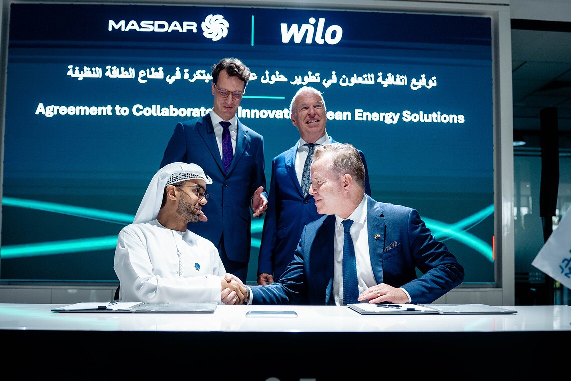 HusainAl Meer, Director Global Offshore Wind & UK bei Masdar, Hendrik Wüst,Ministerpräsident des Landes Nordrhein-Westfalen, Jens Dallendörfer, RegionalCEO von Wilo AMEA, und Oliver Hermes, Vorstandsvorsitzender & CEO der WiloGruppe.
