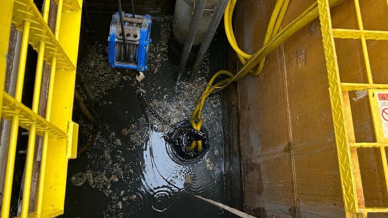 submersible pump in wet pit