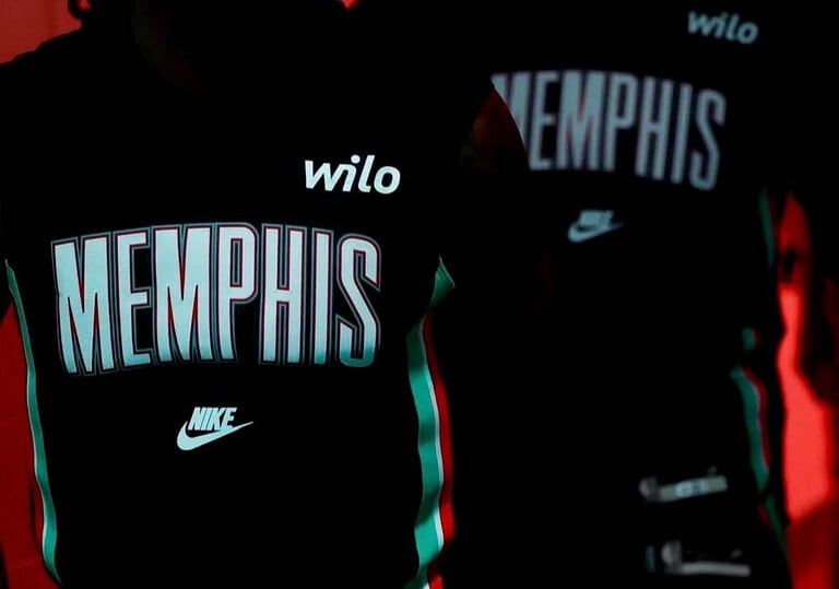 Wilo Group/American Marsh Pumps Sponsoring Partner des Basketballvereins Memphis Grizzlies / Logo auf Aufwärmkleidung