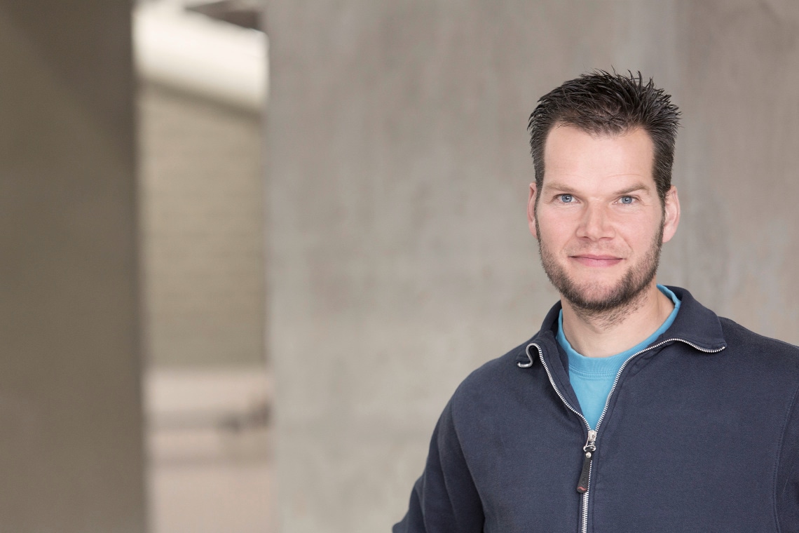 Operator of the waste water treatment plant in Almere (Bart van der Stoep)