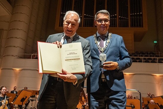 Dr.-Ing. E.h. Jochen Opländer and Dortmund's mayor Thomas Westphal (SPD) at the presentation of the honorary citizenship at the Dortmund Concert Hall.