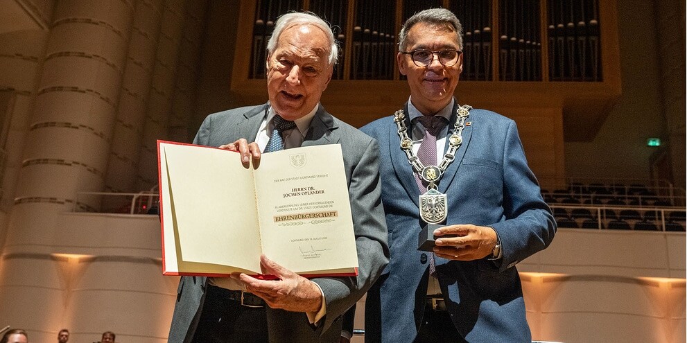 Dr.-Ing. E.h. Jochen Opländer and Dortmund's mayor Thomas Westphal (SPD) at the presentation of the honorary citizenship at the Dortmund Concert Hall.