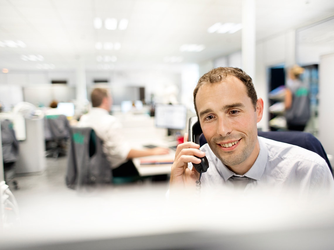 Advertisement/Target group motive Purchasing from OEM Positioning campaign 2016/2017