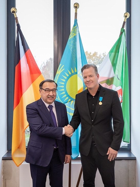 Oliver Hermes, President & CEO of the Wilo Group, met the Ambassador of the Republic of Kazakhstan to Germany, H.E. Nurlan Onzhanov, at the company’s headquarters in Dortmund, where he was congratulated on the 150th anniversary of the company and received an honour for his extraordinary commitment to German-Kazakhstani relations.