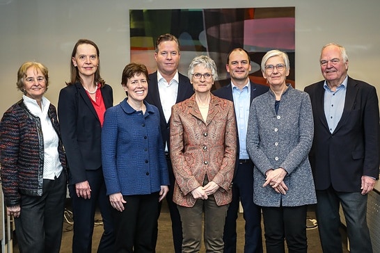 The new University Council of the Technical University of Dortmund (from left to right): Prof. Dr. Dr. h.c. Karin Lochte, Elke Niermann, Dr. Joann Halpern, Oliver Hermes, Prof. Dr. Johanna Weber, Dr. Hendrik Neumann, Isabel Rothe and Prof. Dr. Dr. h.c. mult. Joachim Treusch. Photo: Oliver Schaper/TU Dortmund