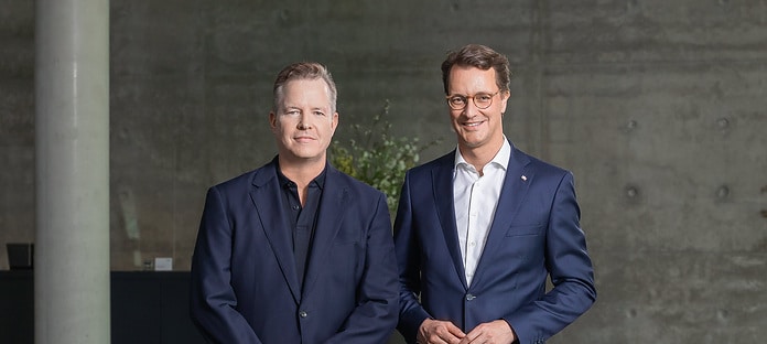 Oliver Hermes, President & CEO of the Wilo Group, receives Hendrick Wüst, Minister-President of the state of North Rhine-Westphalia, at the Wilopark in Dortmund.Image: WILO SE