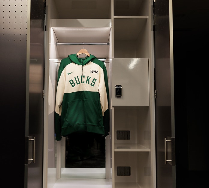 Milwaukee Bucks Jersey im Spind