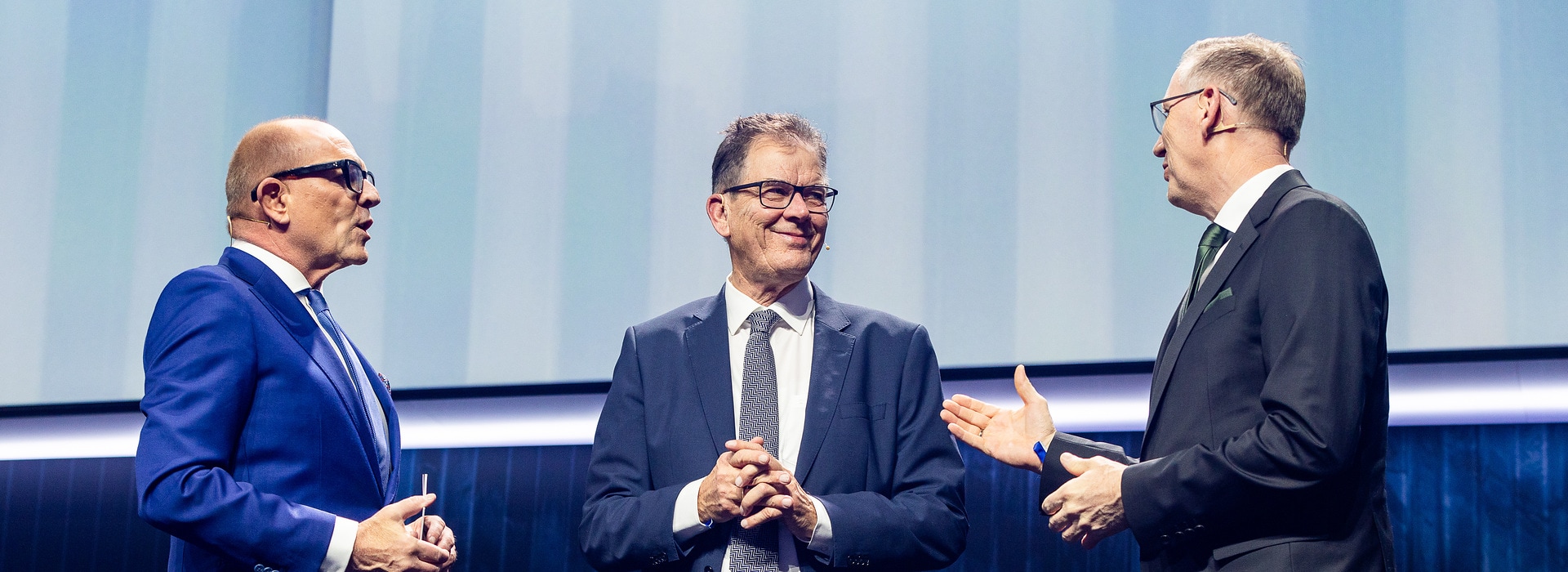 Deutscher Nachhaltigkeitspreis 2024, Stefan Schulze-Hausmann, Dr. Geld Müller, Georg Weber auf der Bühne