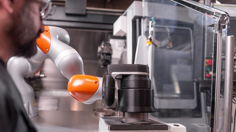 Smart Factory Dortmund, Roboter ohne Kuga-Logo