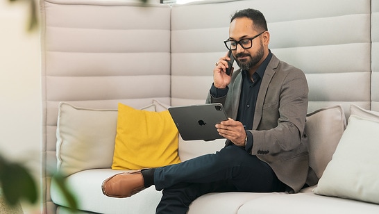 A Wilo Employee who selects suppliers with a tablet