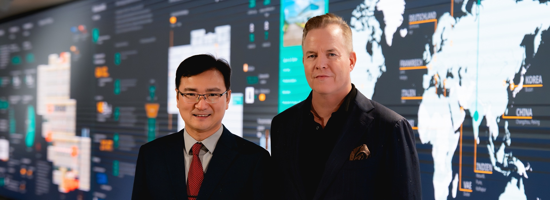 Topics on the agenda for Yong Yu (left), Consul General of the People’s Republic of China in Düsseldorf, and Oliver Hermes (right), President & Global CEO of the Wilo Group, were the 30th anniversary of Wilo China, the current geopolitical situation and opportunities to intensify German-Chinese relations. 