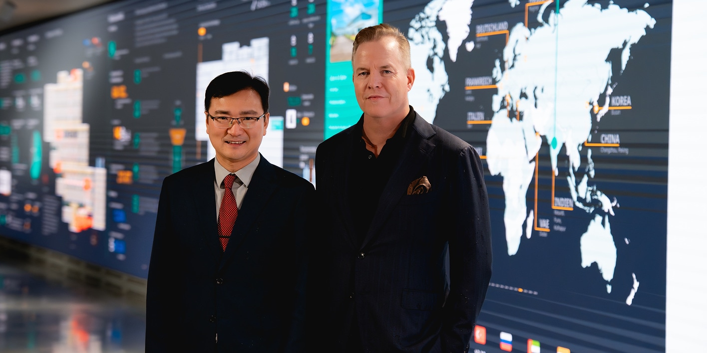 Topics on the agenda for Yong Yu (left), Consul General of the People’s Republic of China in Düsseldorf, and Oliver Hermes (right), President & Global CEO of the Wilo Group, were the 30th anniversary of Wilo China, the current geopolitical situation and opportunities to intensify German-Chinese relations