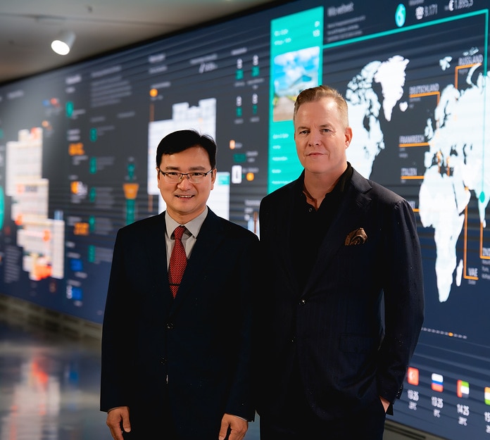 Topics on the agenda for Yong Yu (left), Consul General of the People’s Republic of China in Düsseldorf, and Oliver Hermes (right), President & Global CEO of the Wilo Group, were the 30th anniversary of Wilo China, the current geopolitical situation and opportunities to intensify German-Chinese relations