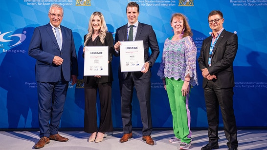 Julia Liebetanz and Richard Schmidt received the award for the elite sports friendly company Image