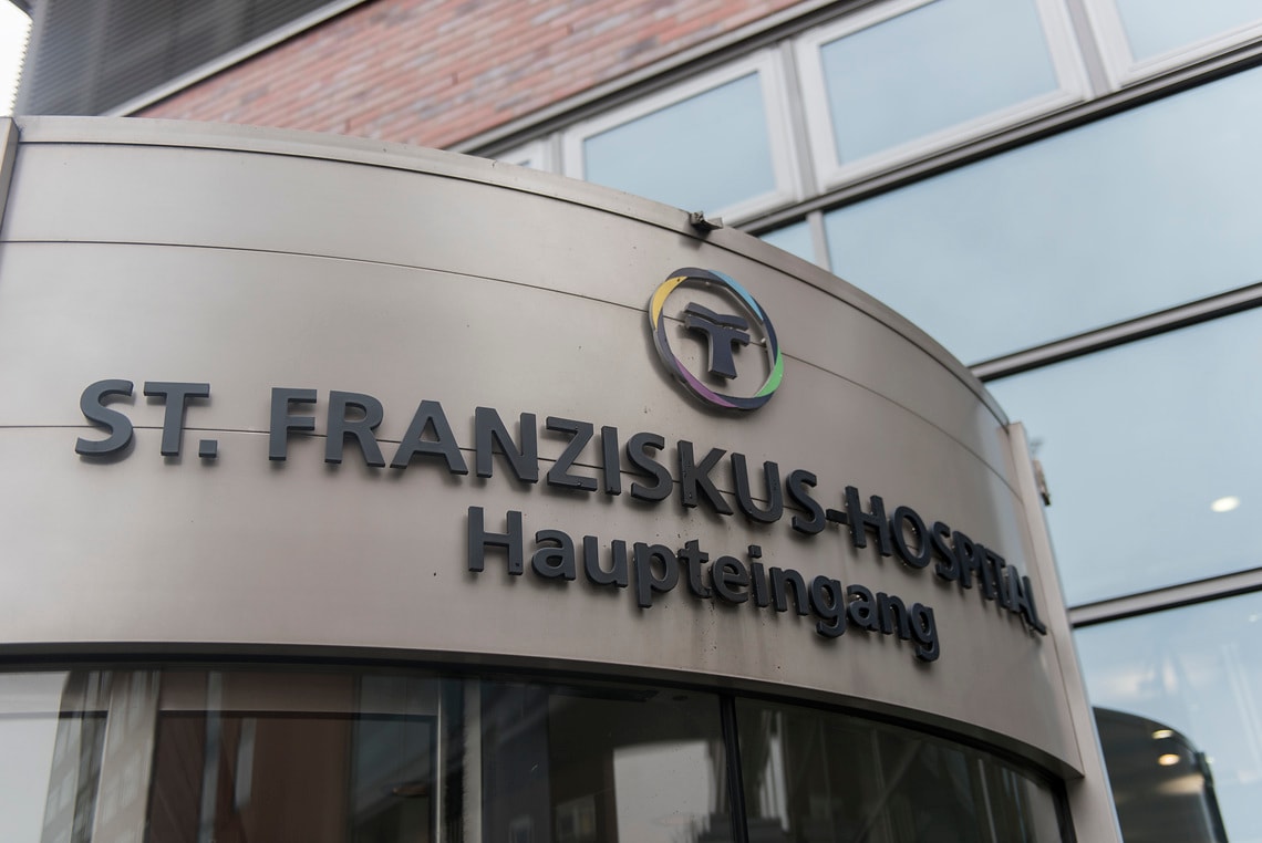 Obiekt referencyjny: szpital Św. Franciszka – widok z zewnątrz