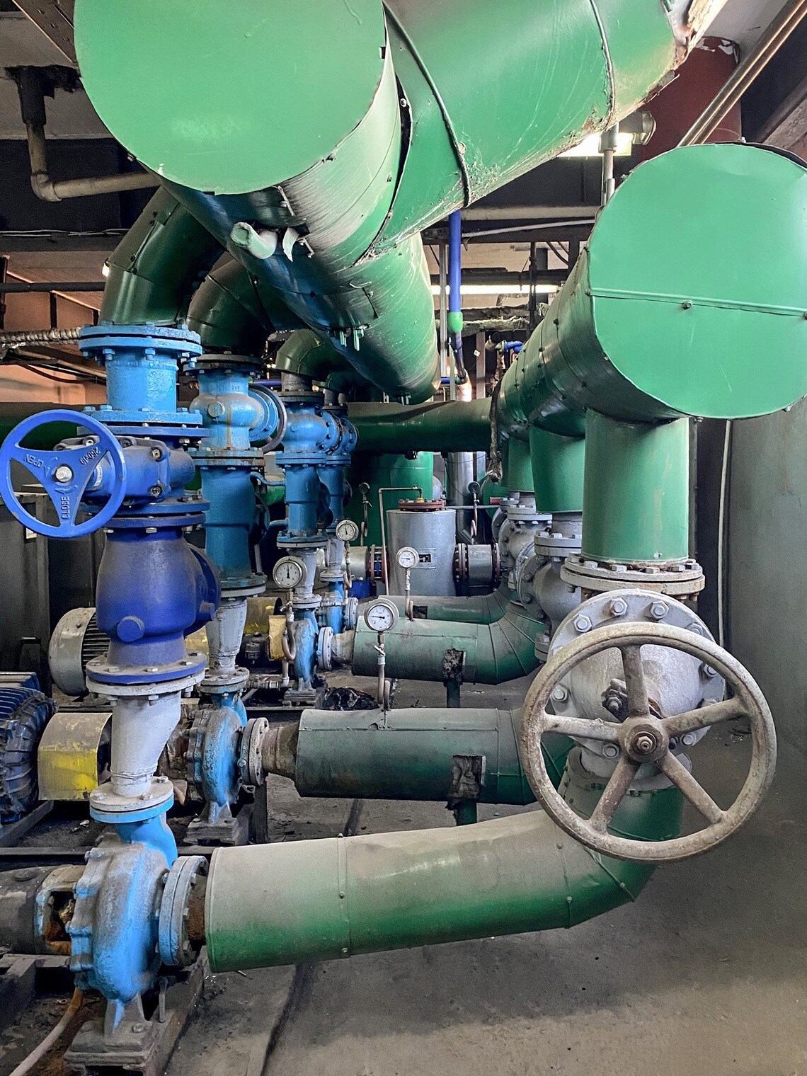 Kolektory pomp sieciowych przed modernizacją Ciepłowni Sierpc