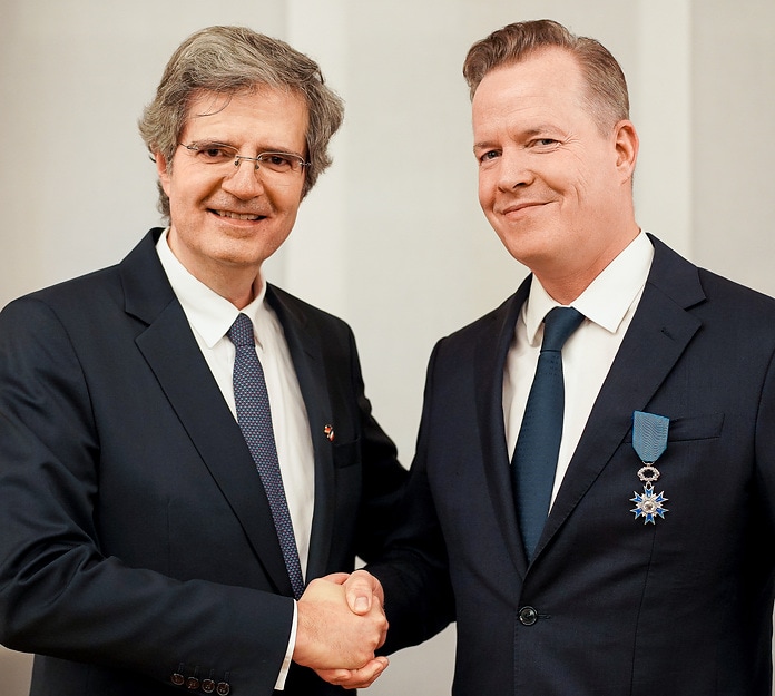 Francois Delattre übergibt Ordre national du Mérite an Oliver Hermes