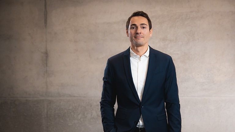 Portrait Tim Hütter, Generalbevollmächtigter & Global Vice President Strategy