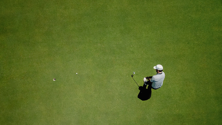 Inteligentne zarządzanie wodą oraz systemy nawadniania i odwadniania pod pełną kontrolą – dla perfekcyjnej nawierzchni pola golfowego.