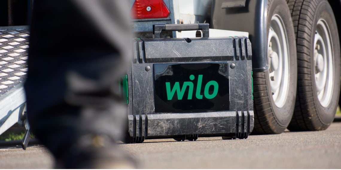 Wilo tool case in from of a vehicle